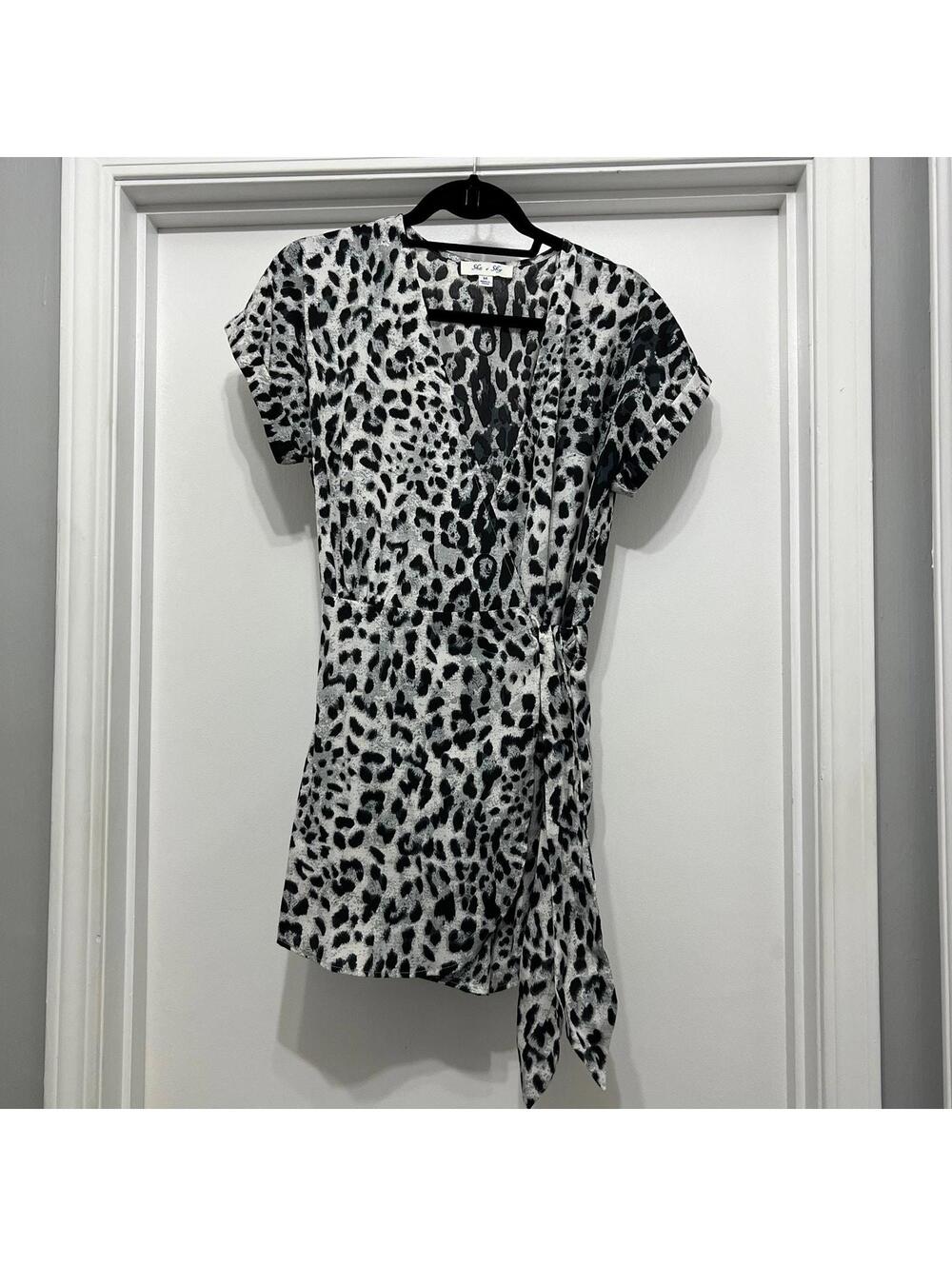 She + Sky Women's Cheetah Print Romper size Medium